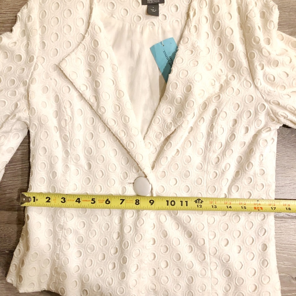 Kenneth Cole white blazer for Soring/Summer - Picture 8 of 8